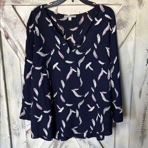 41 Hawthorne Feather Print Navy Blouse